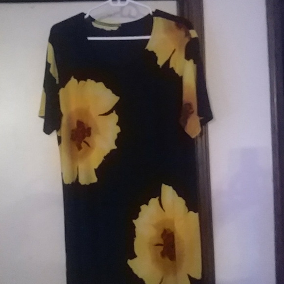 Dress - Picture 2 of 2